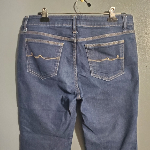 St Johns Bay Crop Womens Jeans Dark Wash Size 8 - Picture 4 of 6